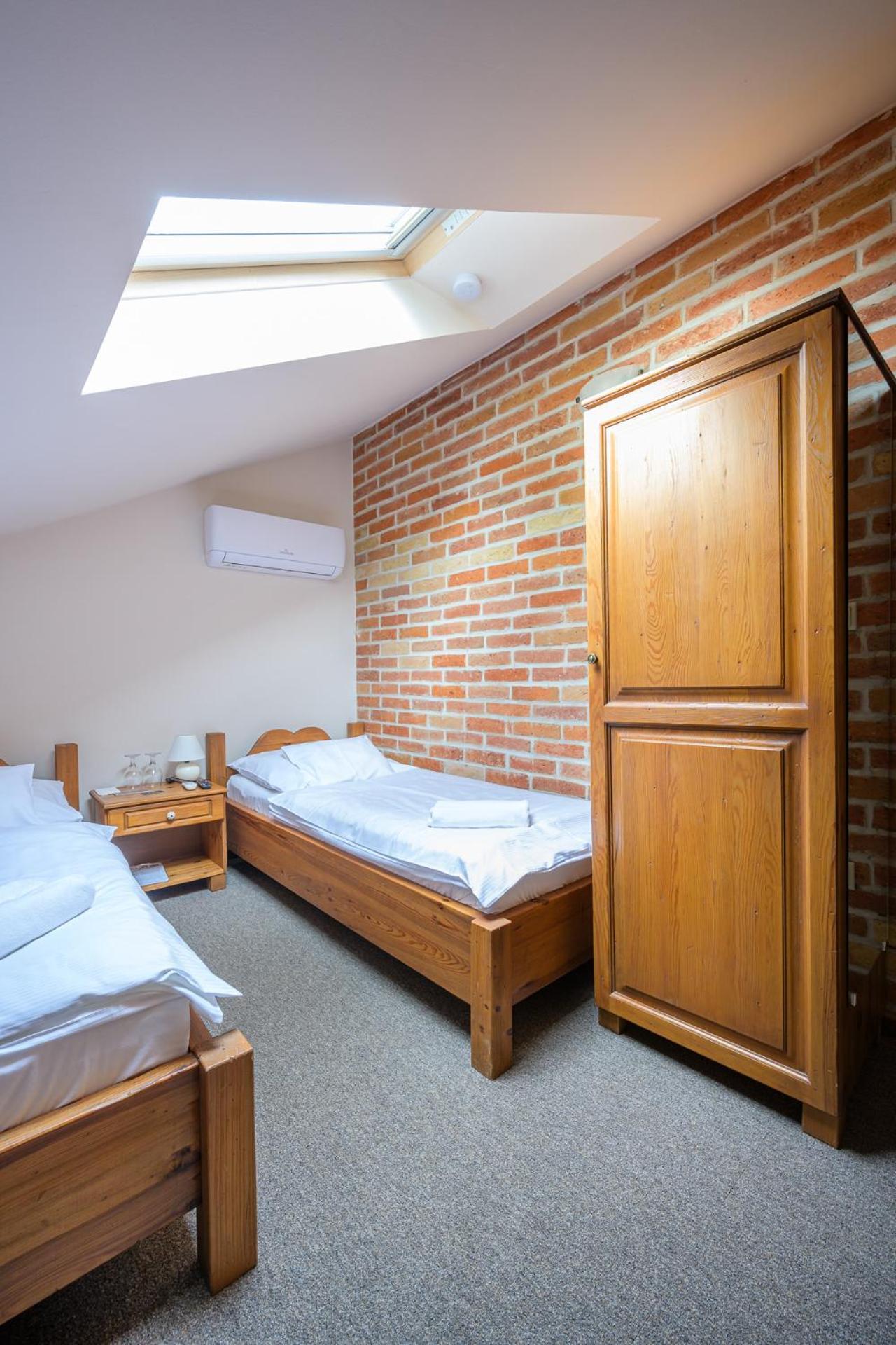 Hotel Vinatus Pince à Villány Extérieur photo
